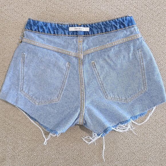 Pacsun Mom High Rise Frayed Hem Jean Shorts - Size 24 - Picture 13 of 15